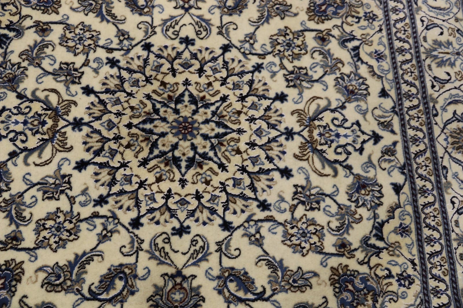 Oriental Persian Rug 200 × 200 cm, Wool & Silk, hand-knotted