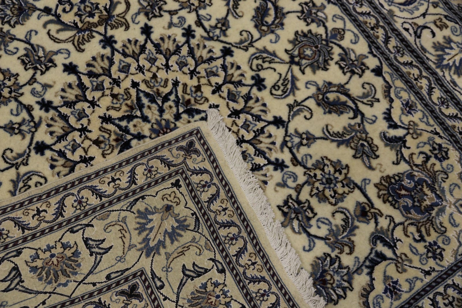 Oriental Persian Rug 200 × 200 cm, Wool & Silk, hand-knotted