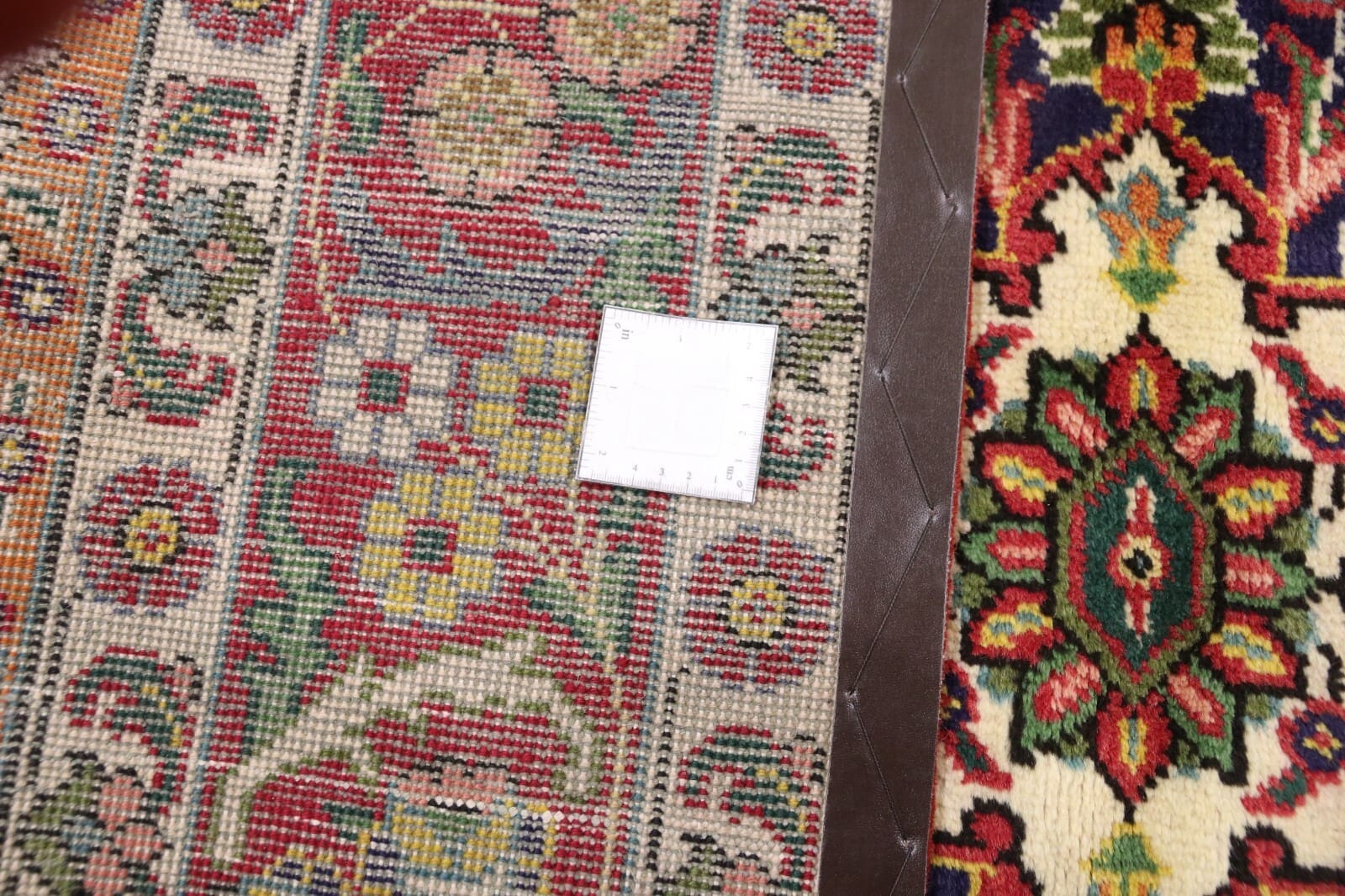 Hand-Knotted Wool Bakhtiari Persian Rug, 310 × 205 cm