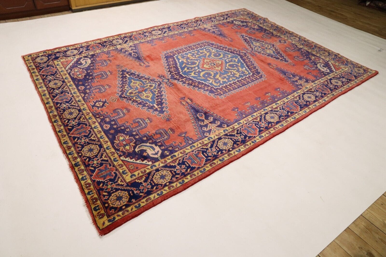 Oriental Persian Rug 330 × 225 cm, Wool, hand-knotted