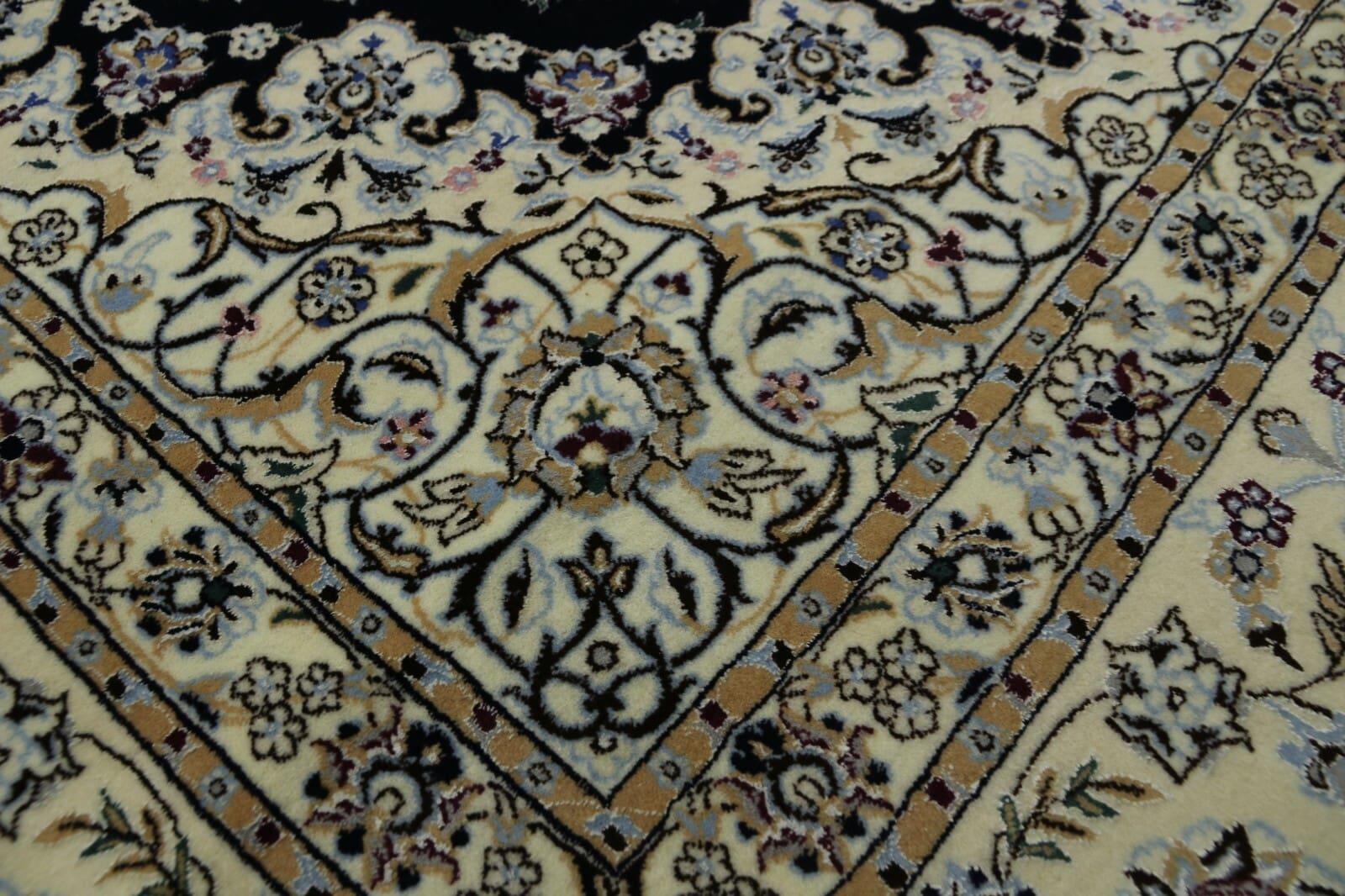 Nain Persian Rug — hand-knotted, 310 × 200 cm, Wool & Silk