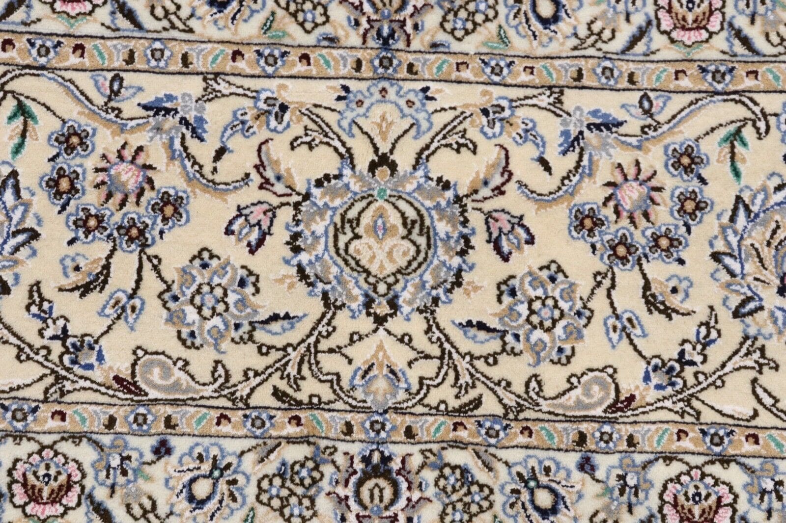Nain Persian Rug 415 × 300 cm, Wool & Silk, hand-knotted