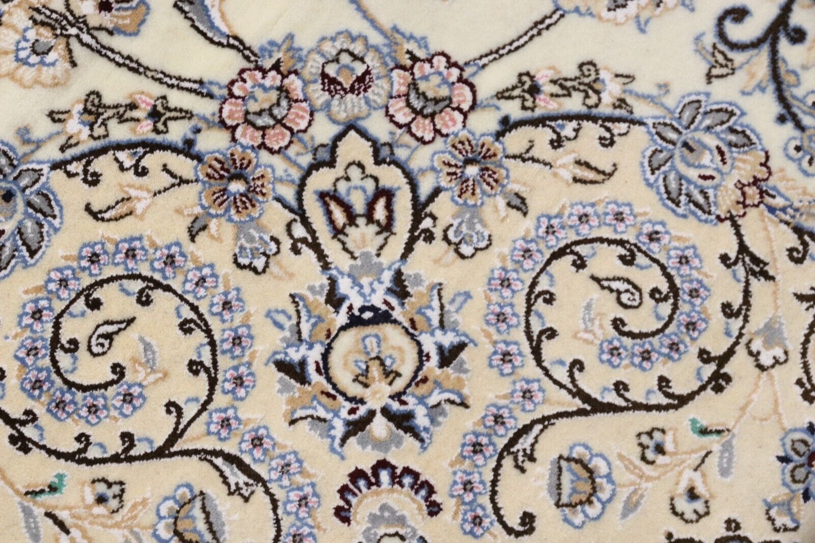 Nain Persian Rug 415 × 300 cm, Wool & Silk, hand-knotted