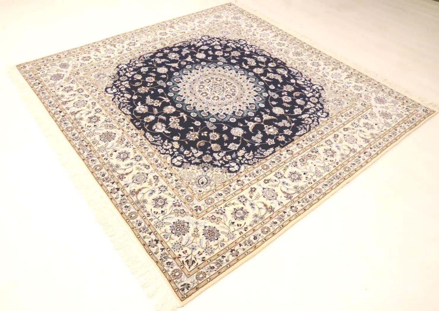Oriental Persian Rug 202 × 210 cm, Wool & Silk, hand-knotted