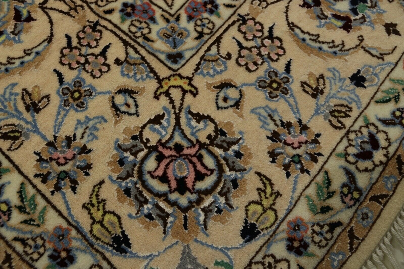 wunderschoner-super-nain-perserteppich-298-x-204-cm-500000-knoten-1-4 Nain Persian Rug 296 × 203 cm, Wool, hand-knotted