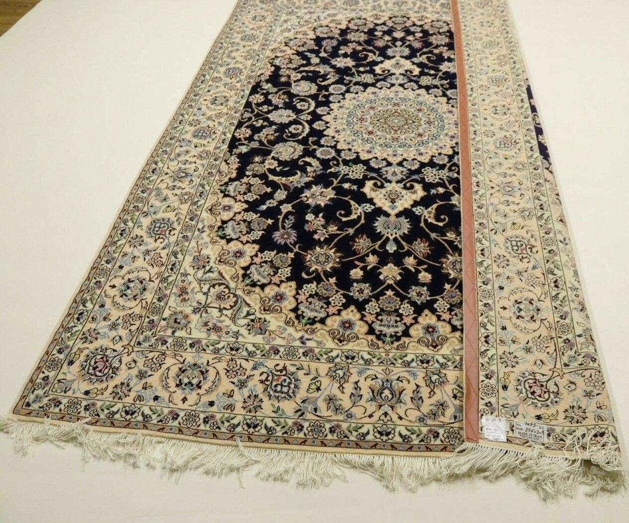 wunderschoner-super-nain-perserteppich-298-x-204-cm-500000-knoten-1-6 Nain Persian Rug 296 × 203 cm, Wool, hand-knotted