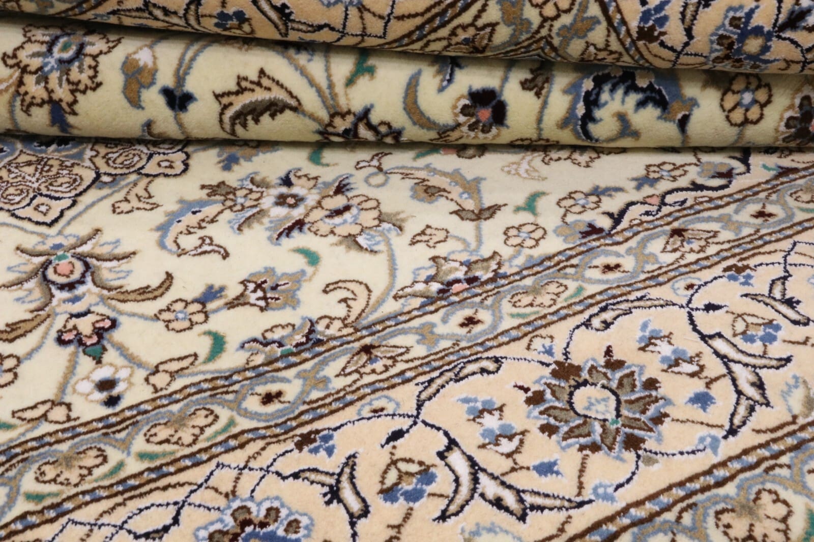 Nain Persian Rug — hand-knotted, 250 × 157 cm, Wool & Silk
