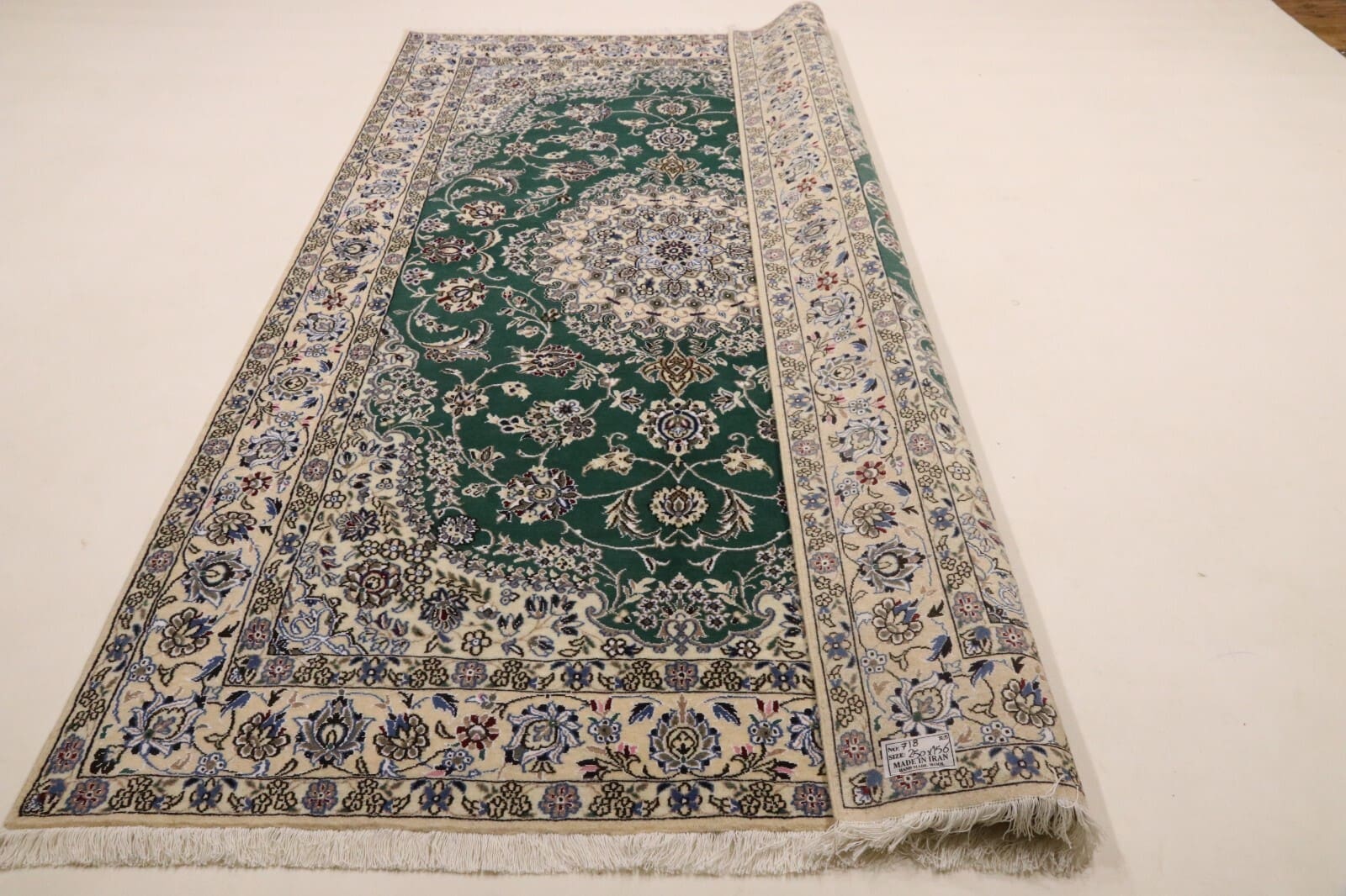 Nain Persian Rug 250 × 156 cm, Wool, hand-knotted
