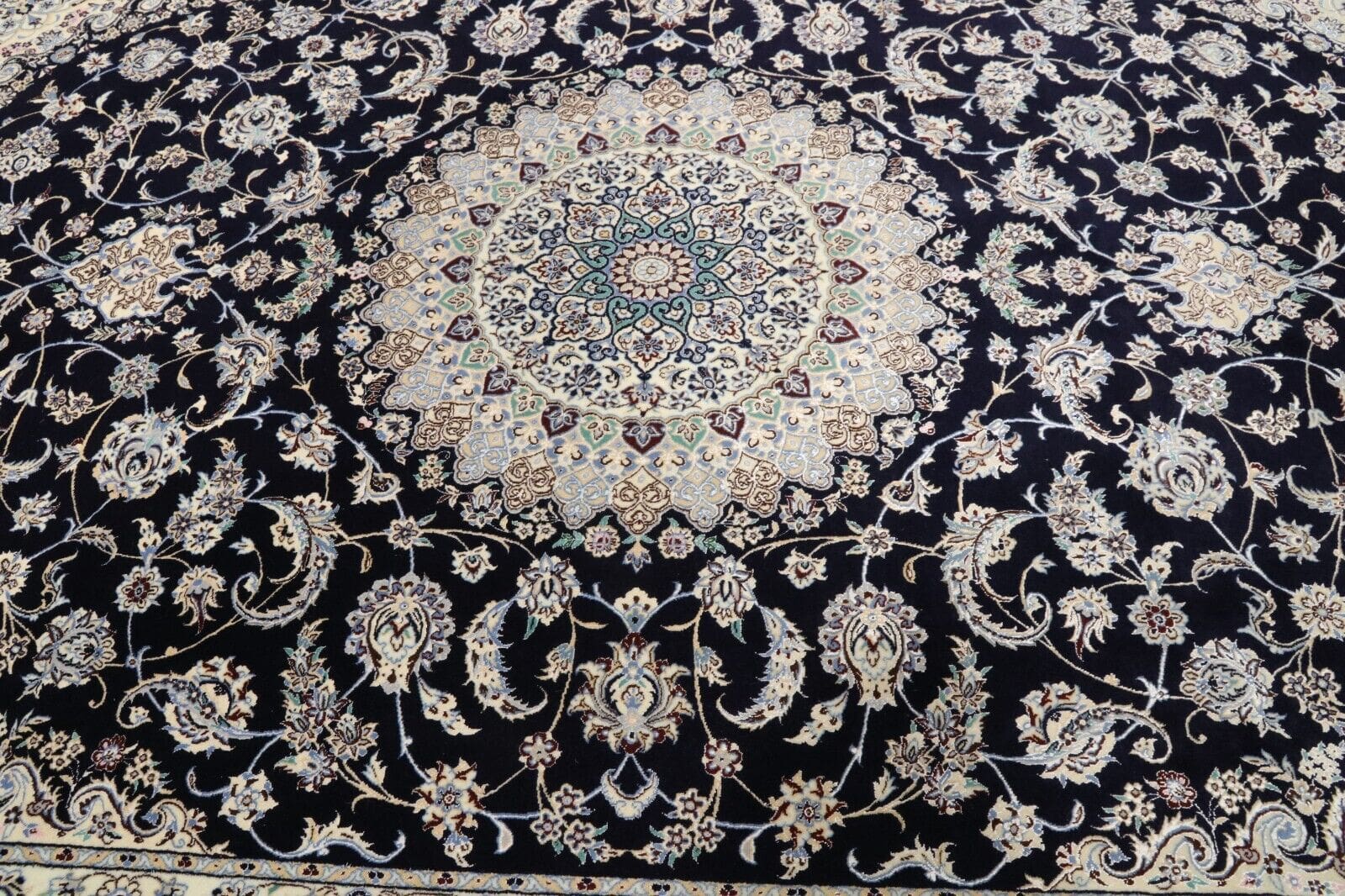 orientteppich-super-nain-6-la-311-x-207-cm-850000-knoten-handgeknupft-2 Hand-Knotted Wool & Silk Nain Persian Rug, 309 × 206 cm