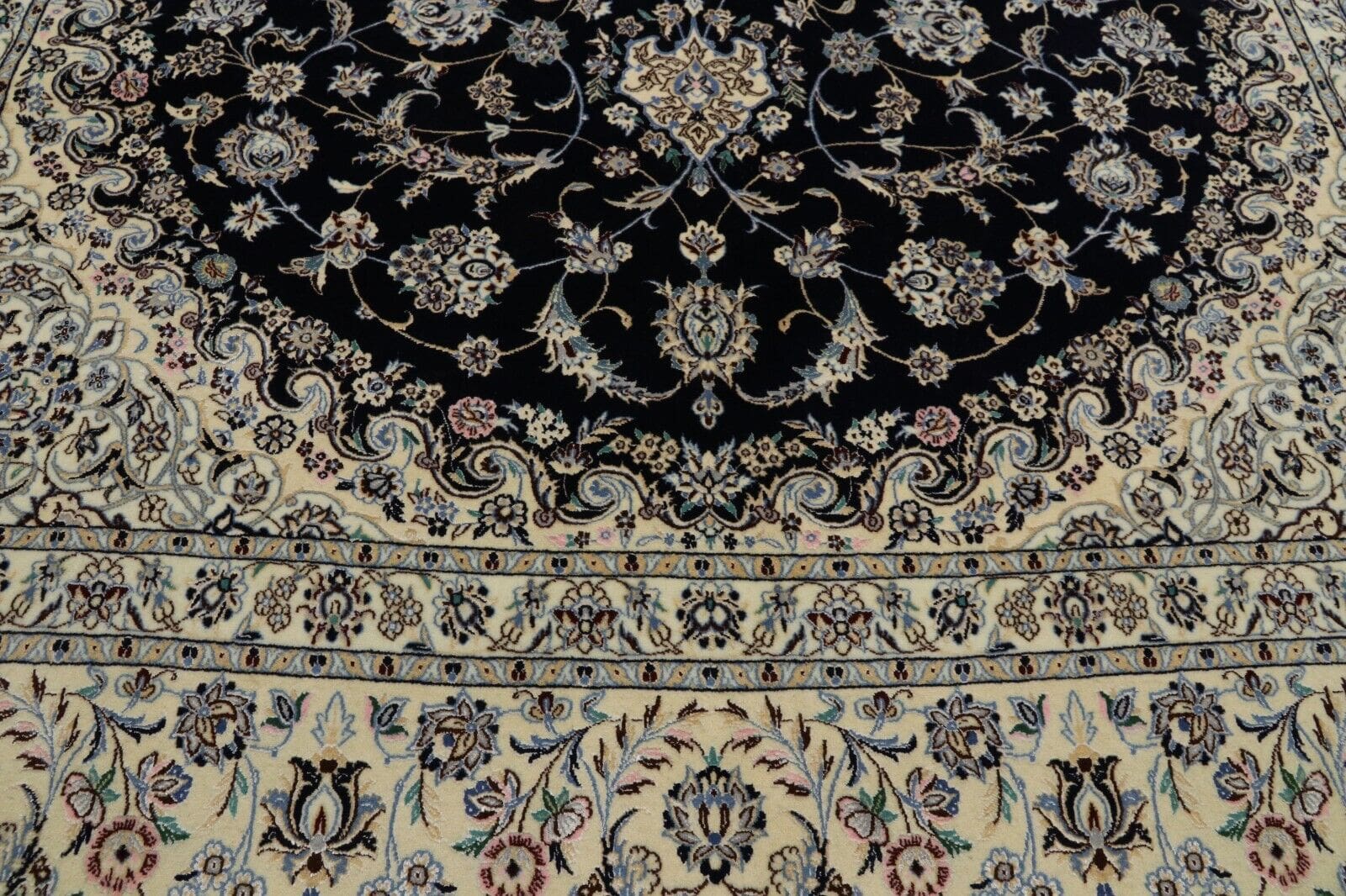 orientteppich-super-nain-6-la-311-x-207-cm-850000-knoten-handgeknupft-3 Hand-Knotted Wool & Silk Nain Persian Rug, 309 × 206 cm