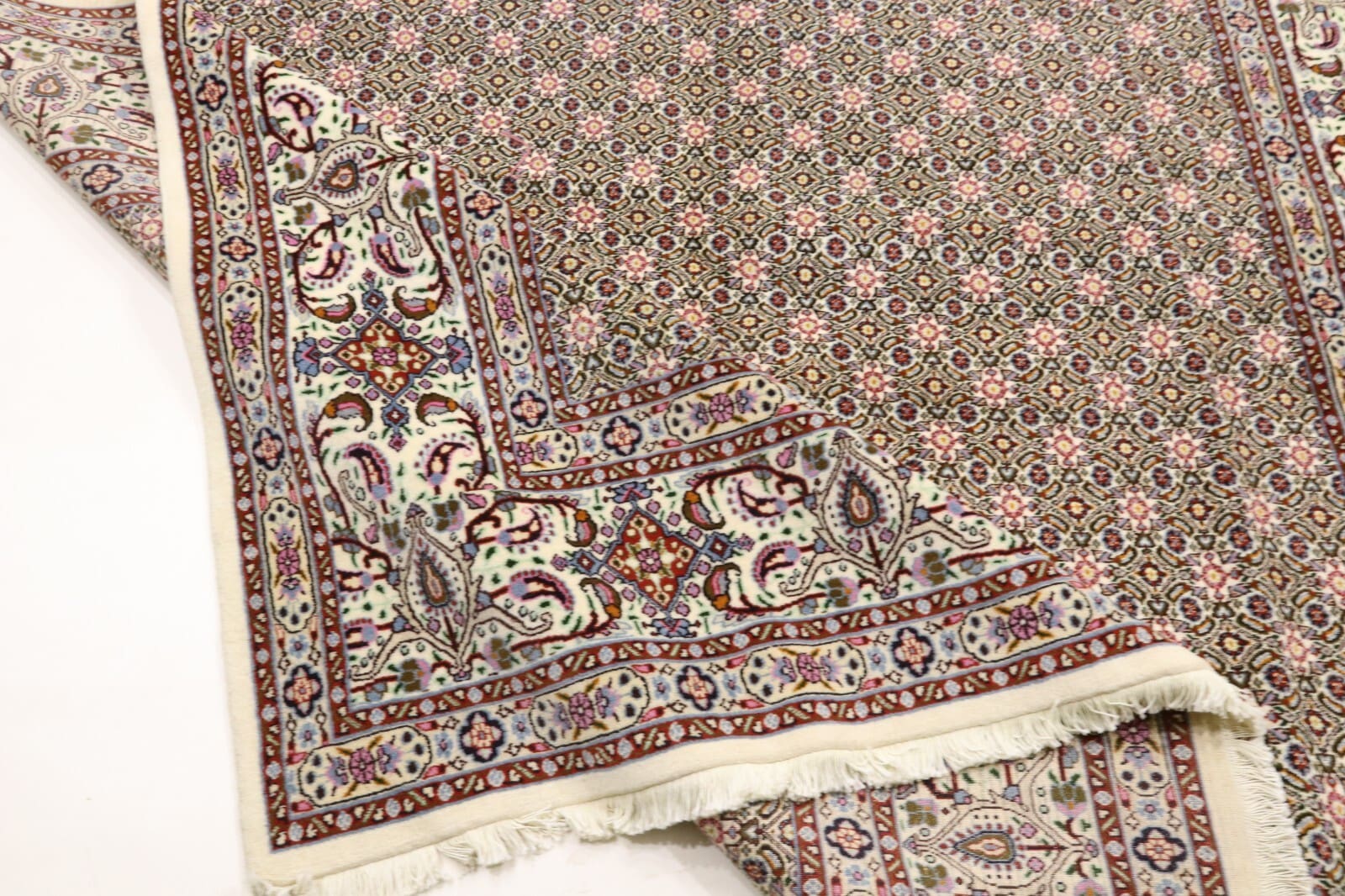 Oriental Persian Rug — hand-knotted, 330 × 247 cm, Wool