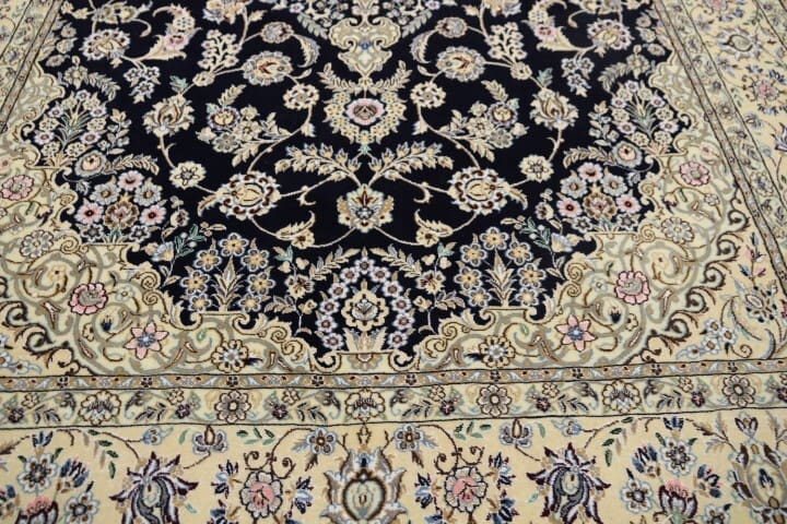 wunderschoner-perserteppich-337x214cm-500000-knoten-handgeknupft Oriental Persian Rug — hand-knotted, 335 × 213 cm, Wool & Silk