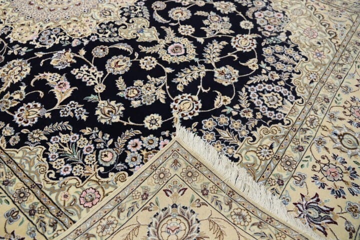 wunderschoner-perserteppich-337x214cm-500000-knoten-handgeknupft-1 Oriental Persian Rug — hand-knotted, 335 × 213 cm, Wool & Silk