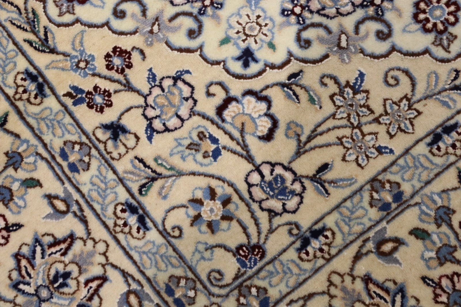 Nain Persian Rug 172 × 117 cm, Wool & Silk, hand-knotted