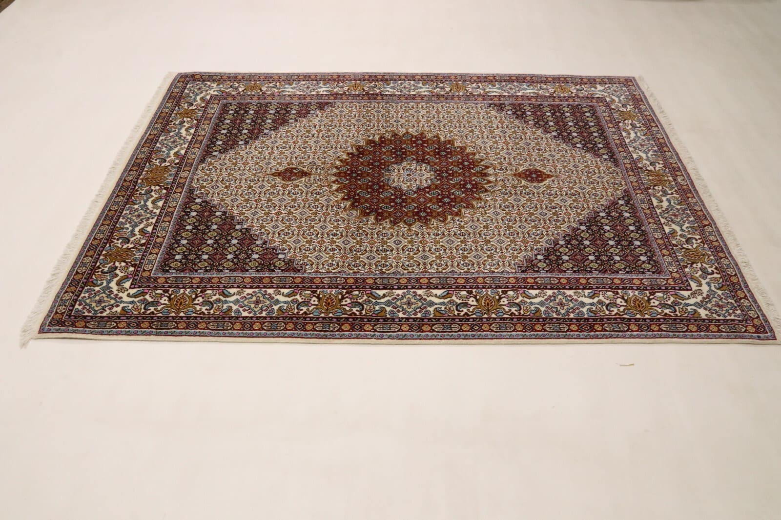 Oriental Persian Rug 228 × 160 cm, Wool & Silk, hand-knotted
