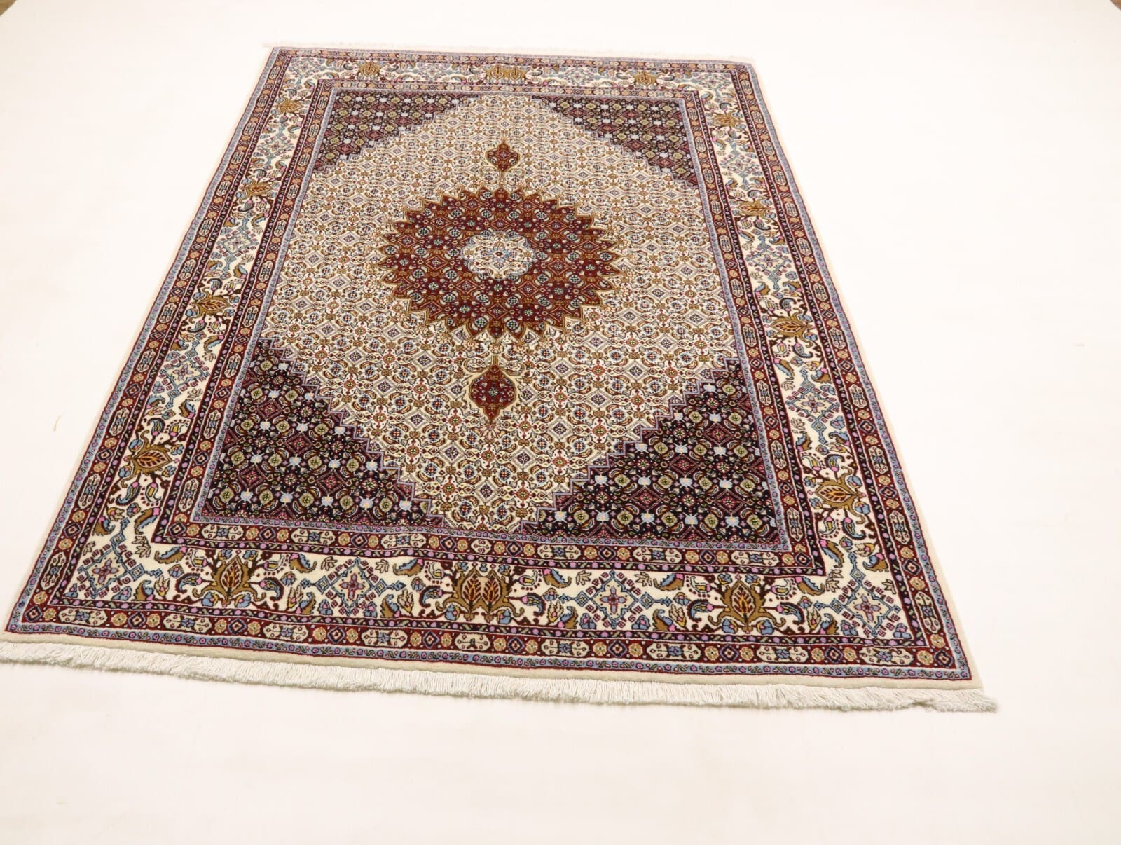 Oriental Persian Rug 228 × 160 cm, Wool & Silk, hand-knotted