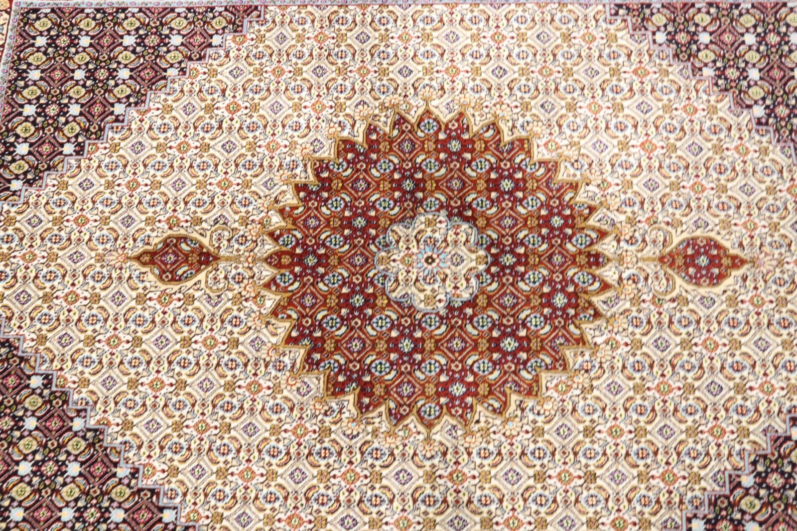 Oriental Persian Rug 228 × 160 cm, Wool & Silk, hand-knotted
