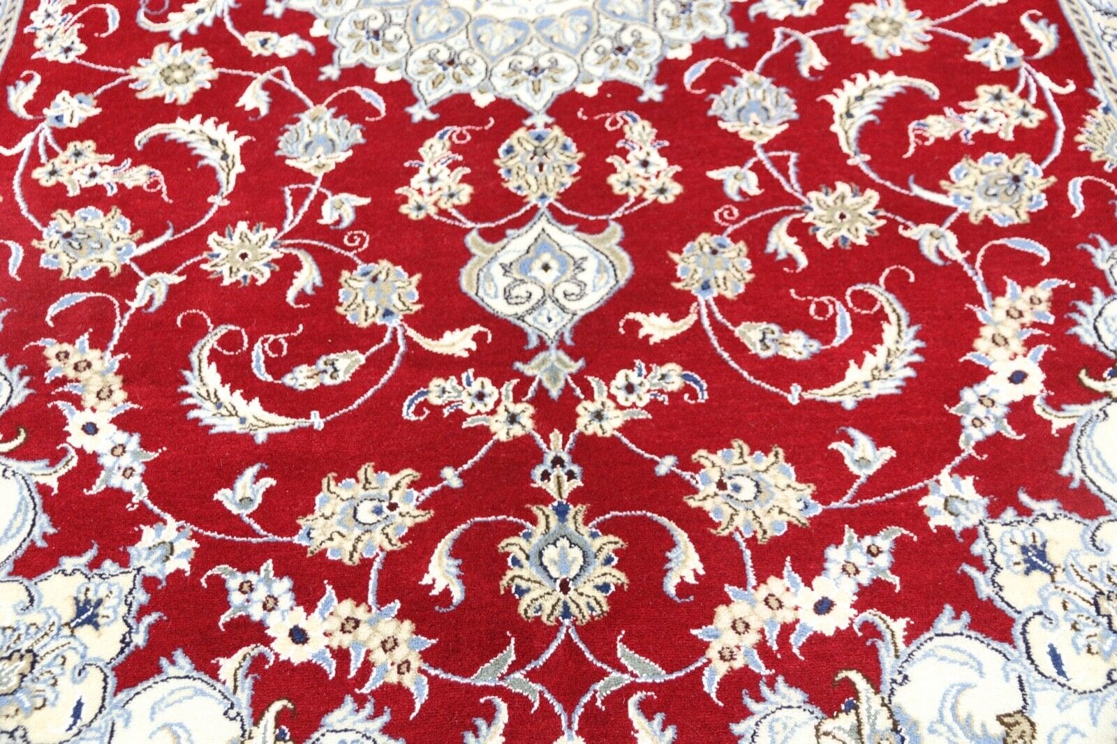 Nain Persian Rug 290 × 197 cm, Wool & Silk, hand-knotted