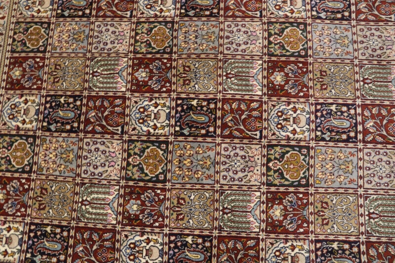 Oriental Persian Rug — hand-knotted, 195 × 148 cm, Wool & Silk
