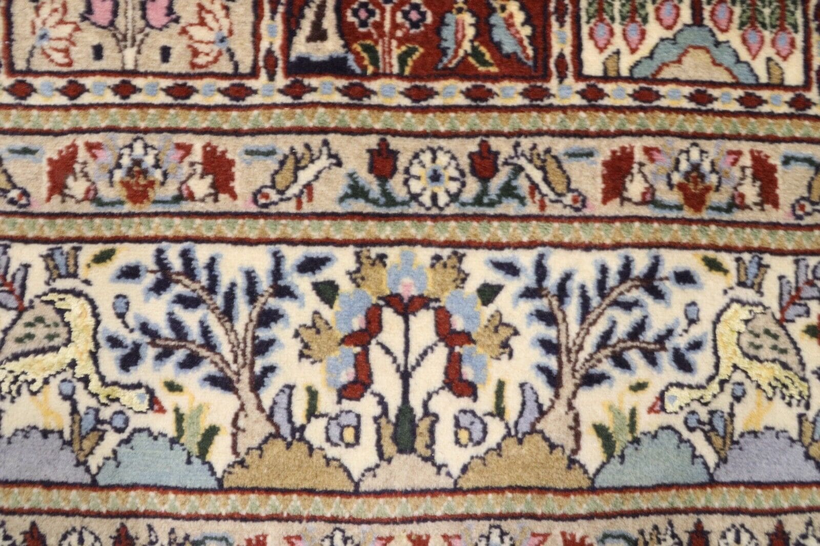 Oriental Persian Rug — hand-knotted, 195 × 148 cm, Wool & Silk
