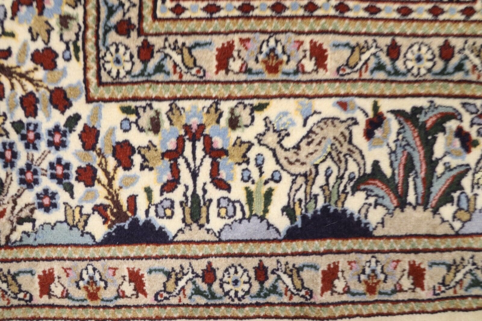 Oriental Persian Rug — hand-knotted, 195 × 148 cm, Wool & Silk