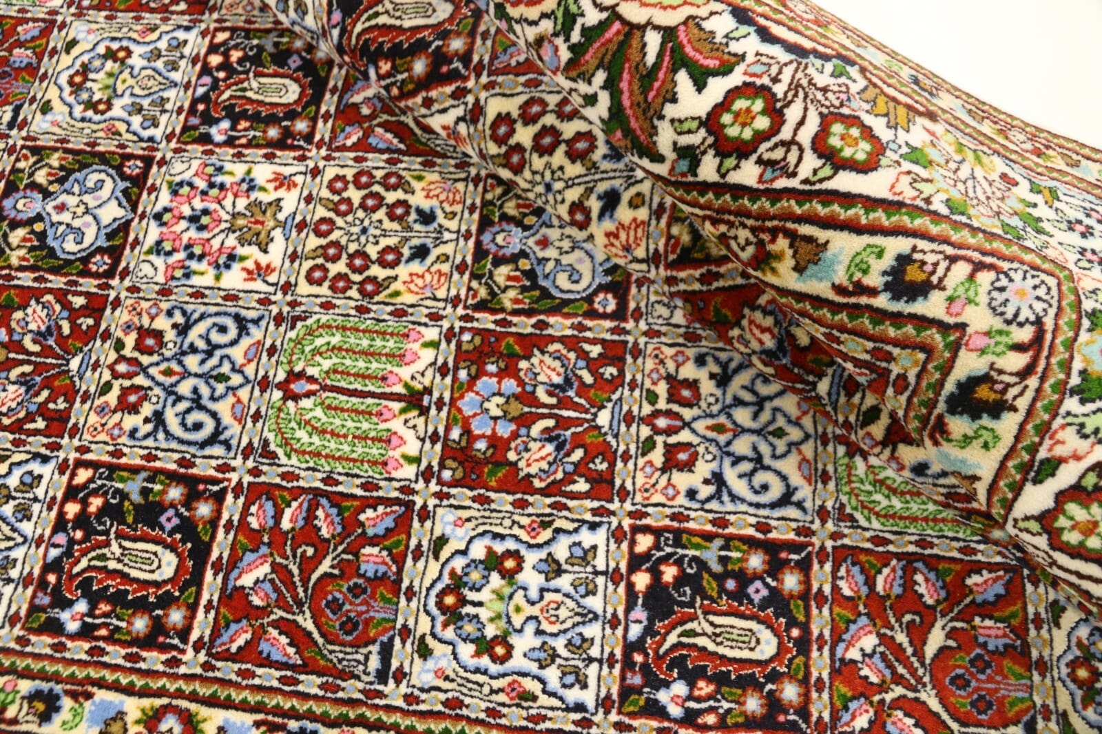 Moud Persian Rug — hand-knotted, 195 × 150 cm, Wool