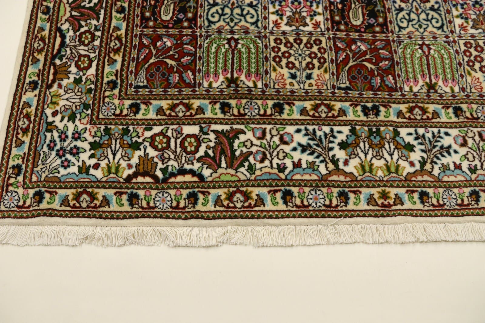 Moud Persian Rug — hand-knotted, 195 × 150 cm, Wool