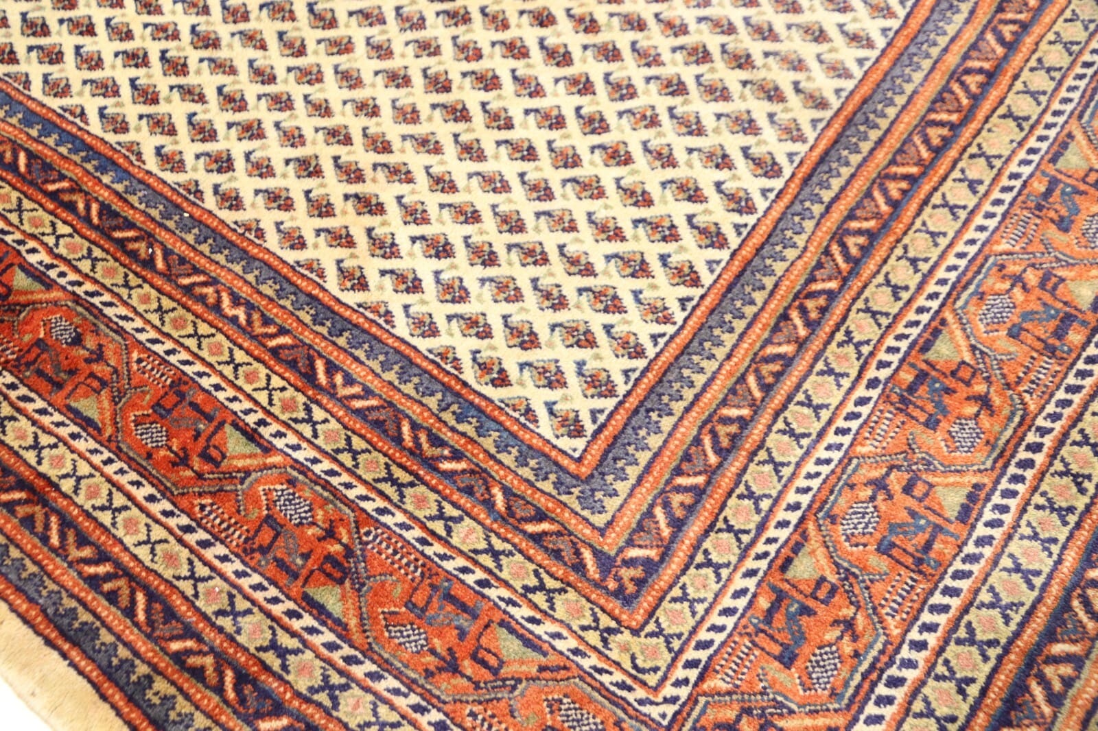 Sarouk Farahan Persian Rug 325 × 230 cm, Wool, hand-knotted