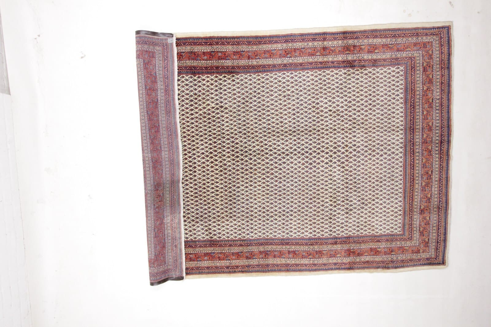 Sarouk Farahan Persian Rug 325 × 230 cm, Wool, hand-knotted