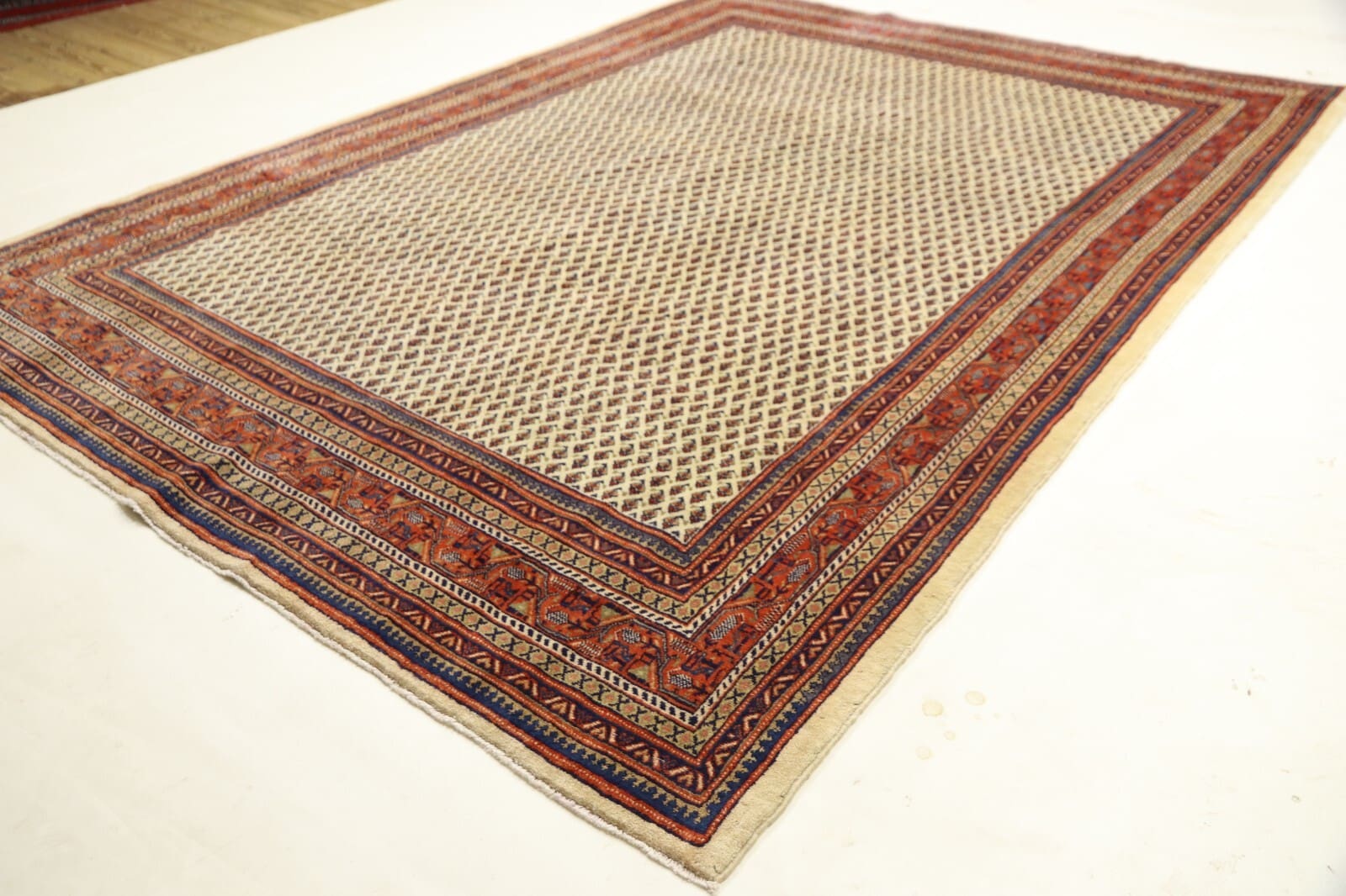 Sarouk Farahan Persian Rug 325 × 230 cm, Wool, hand-knotted