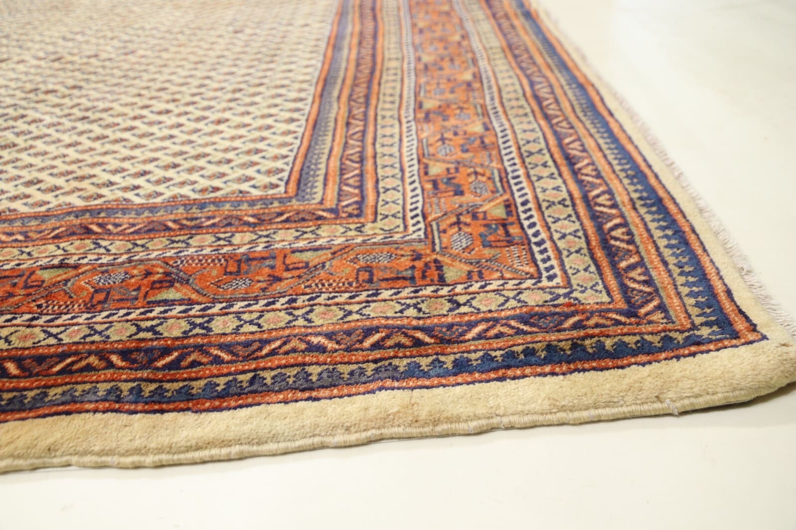 Sarouk Farahan Persian Rug 325 × 230 cm, Wool, hand-knotted
