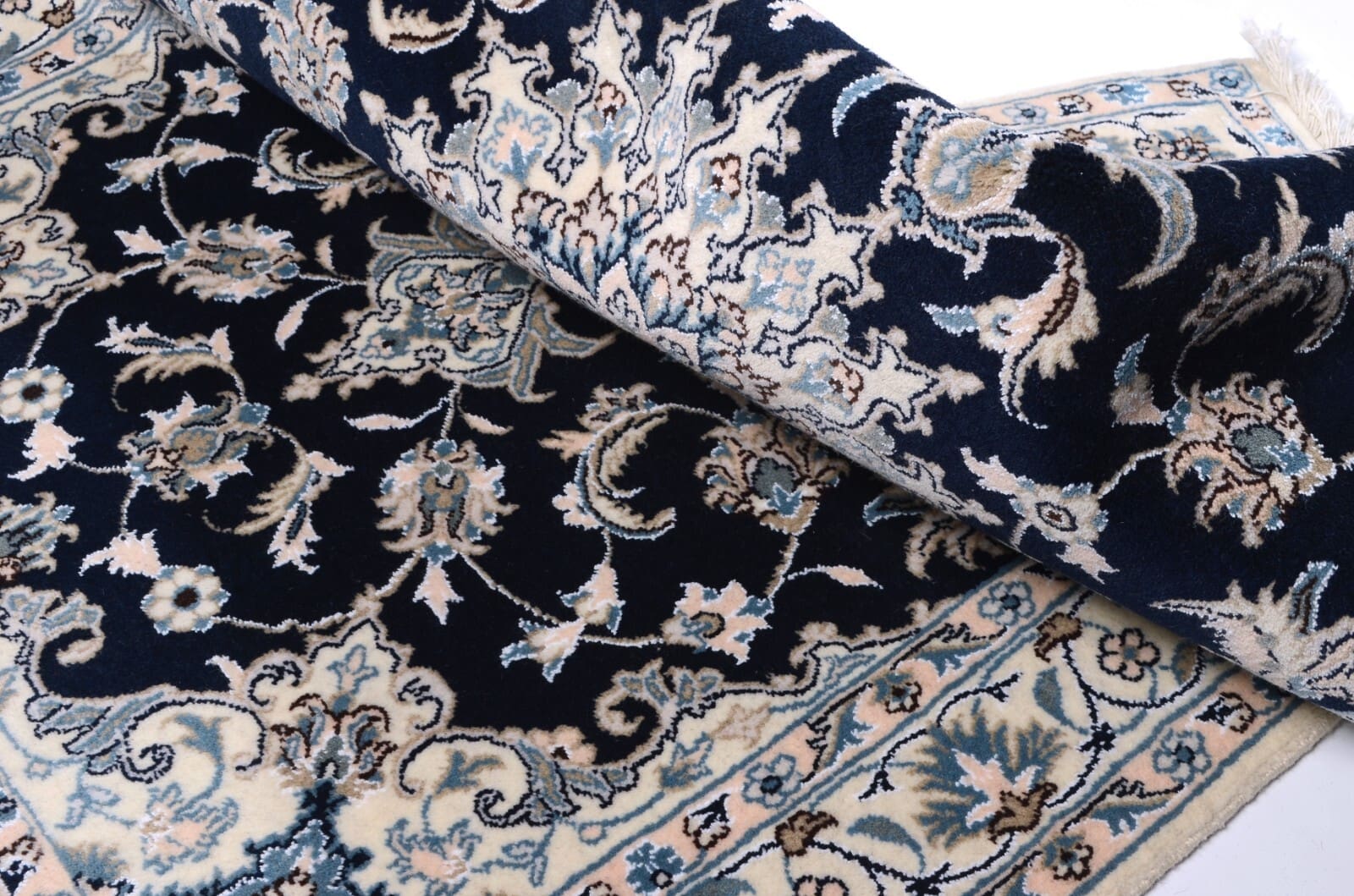 handgeknupfter-perser-nain-teppich-199-x-119-cm-300000-knoten-blau-5 Hand-Knotted Wool Nain Persian Rug, 197 × 118 cm