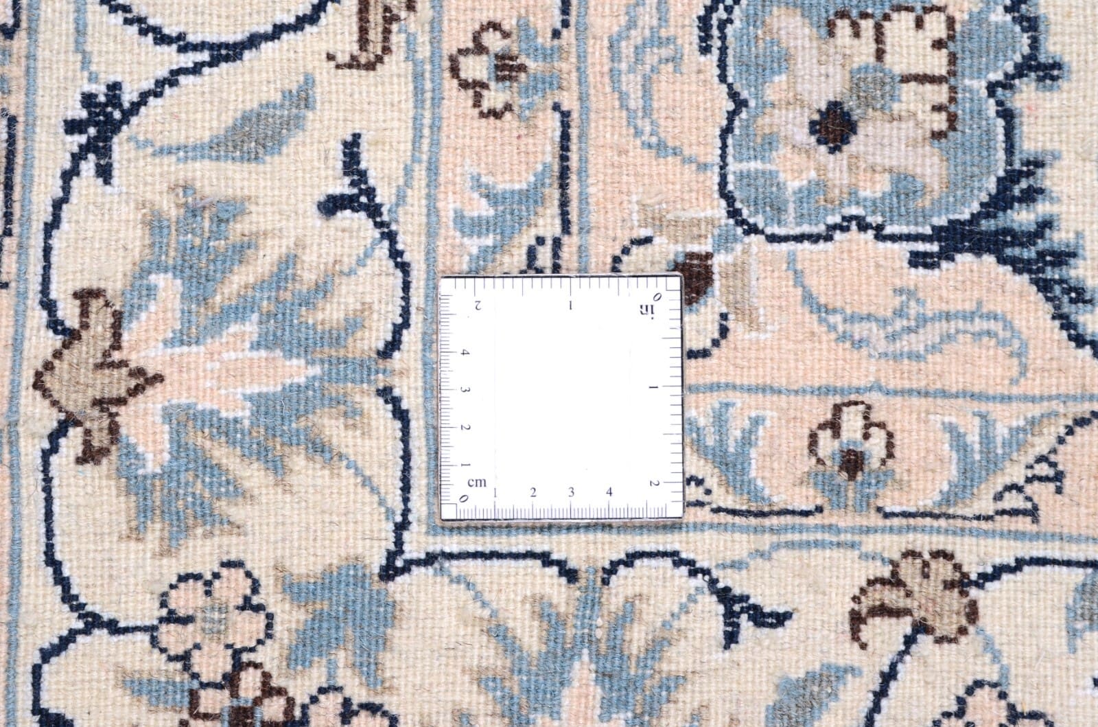 handgeknupfter-perser-nain-teppich-199-x-119-cm-300000-knoten-blau-7 Hand-Knotted Wool Nain Persian Rug, 197 × 118 cm