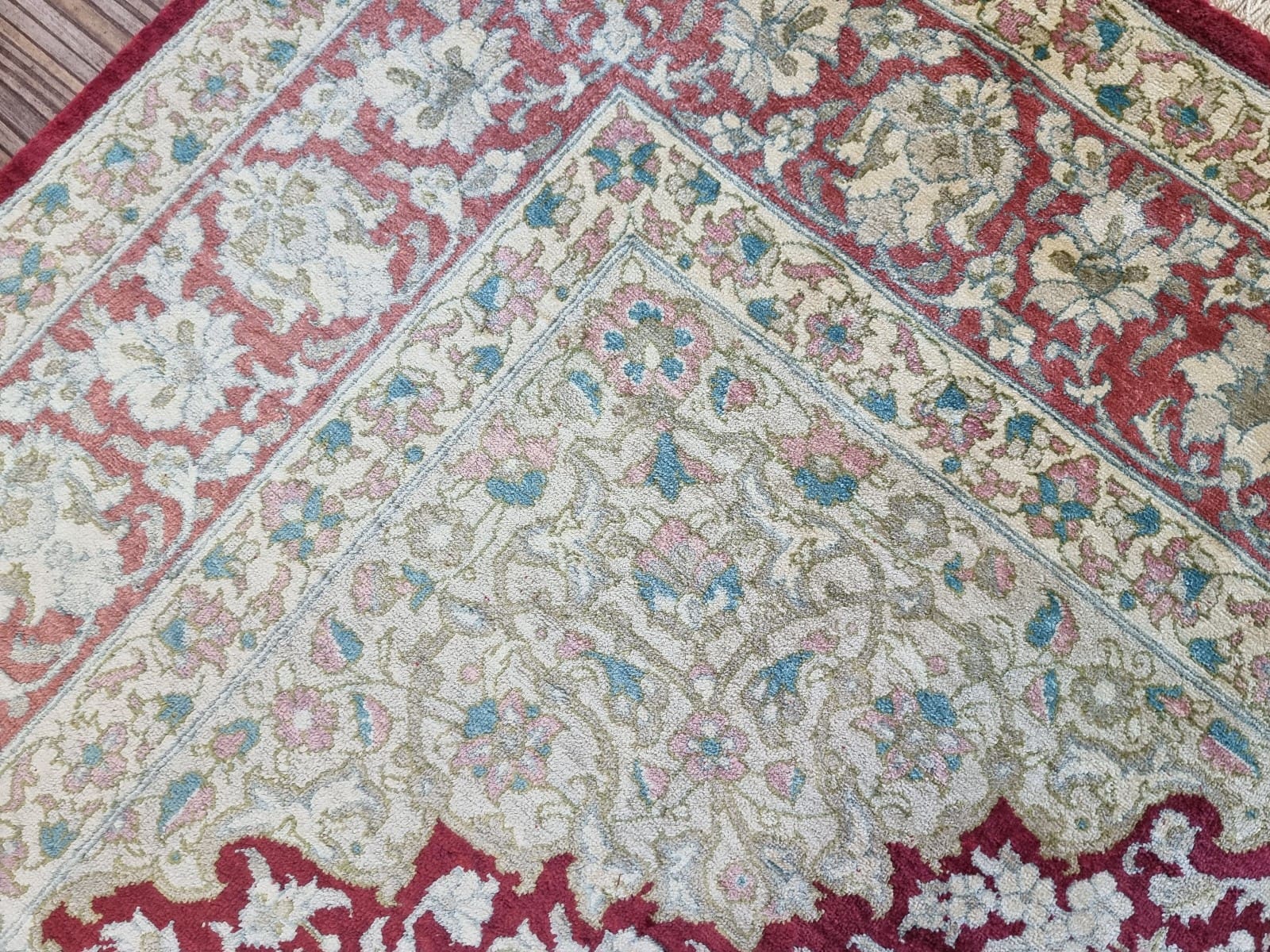 Qom Persian Rug — hand-knotted, 152 × 97 cm, Silk