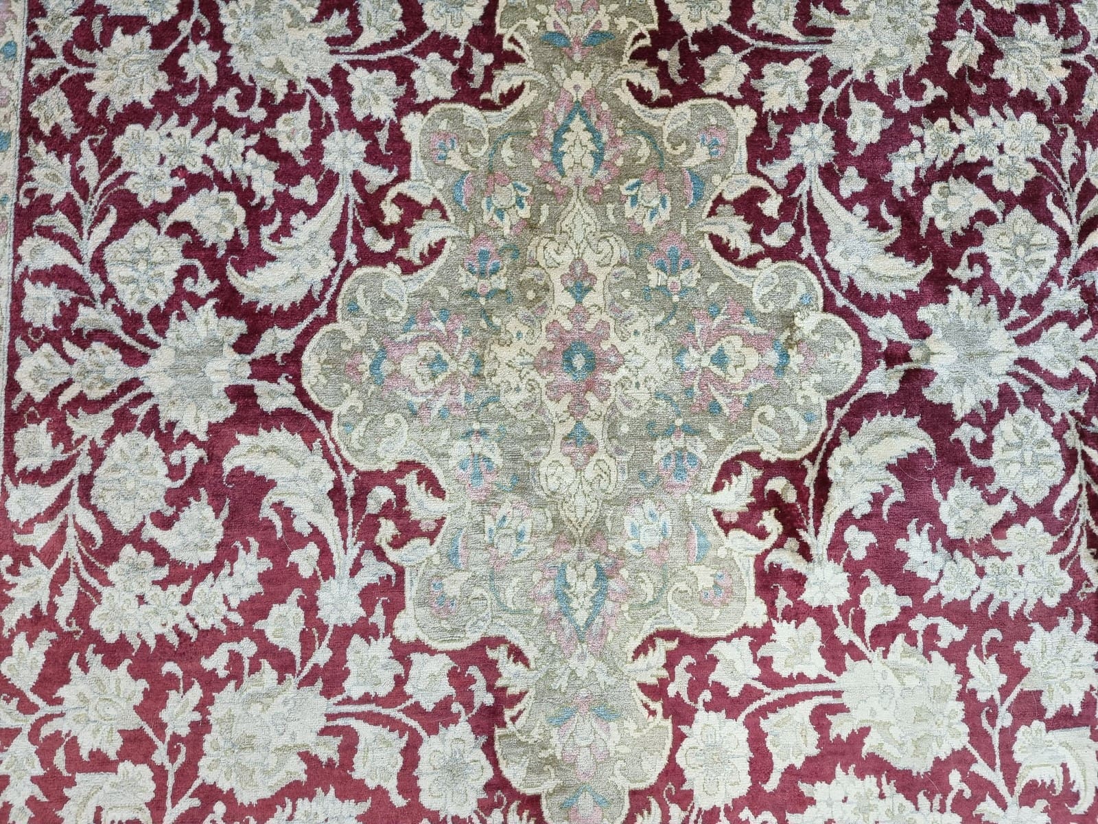 Qom Persian Rug — hand-knotted, 152 × 97 cm, Silk