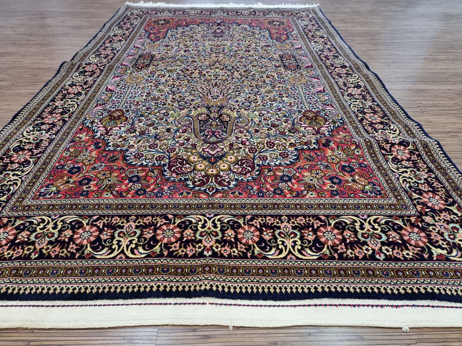 wunderschoner-original-alter-persischer-ghom-231x139-cm-handgeknupft-3 Qom Persian Rug 229 × 138 cm, Wool & Silk, hand-knotted