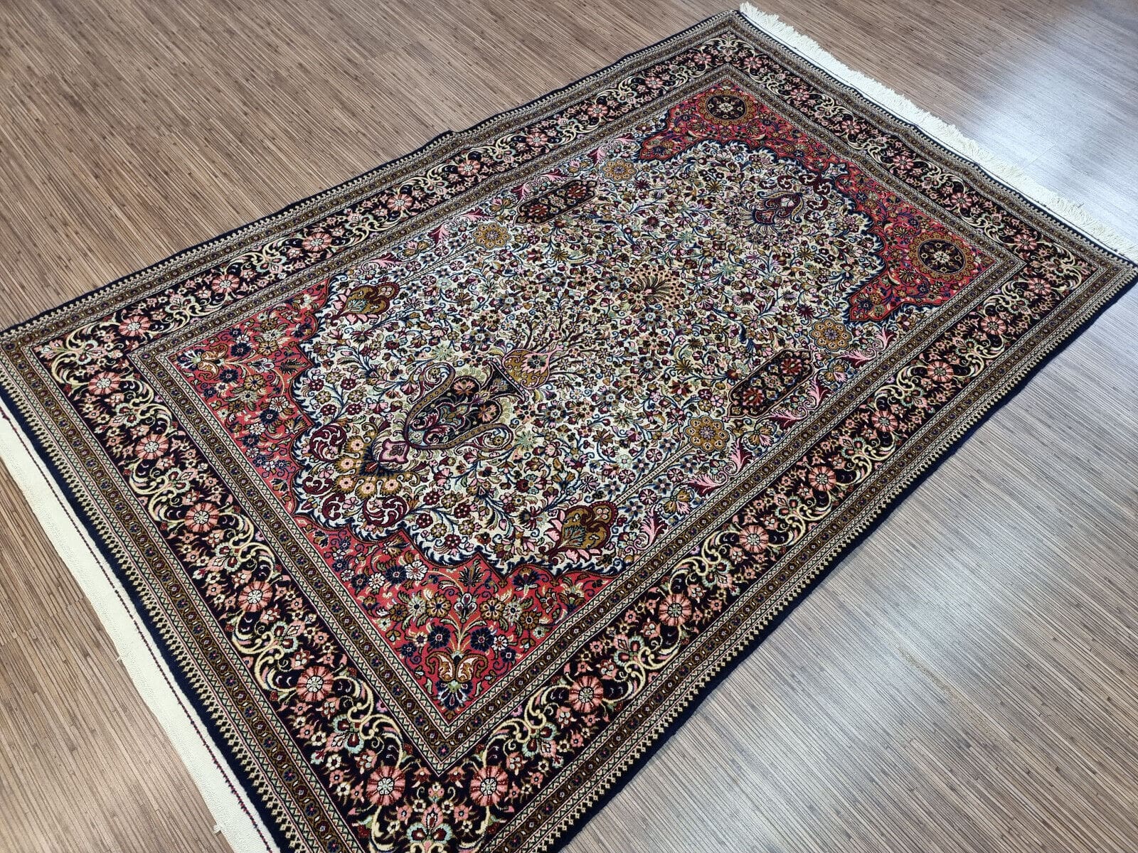 wunderschoner-original-alter-persischer-ghom-231x139-cm-handgeknupft-4 Qom Persian Rug 229 × 138 cm, Wool & Silk, hand-knotted