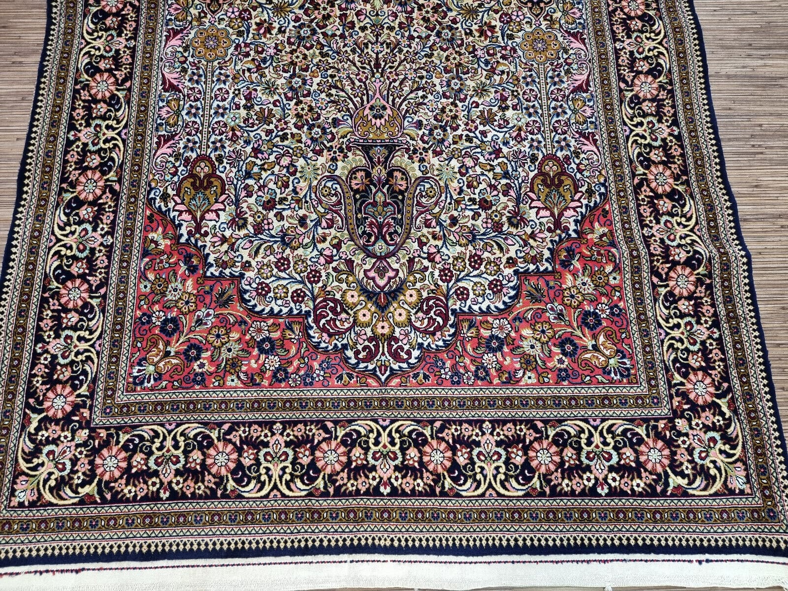 wunderschoner-original-alter-persischer-ghom-231x139-cm-handgeknupft-7 Qom Persian Rug 229 × 138 cm, Wool & Silk, hand-knotted