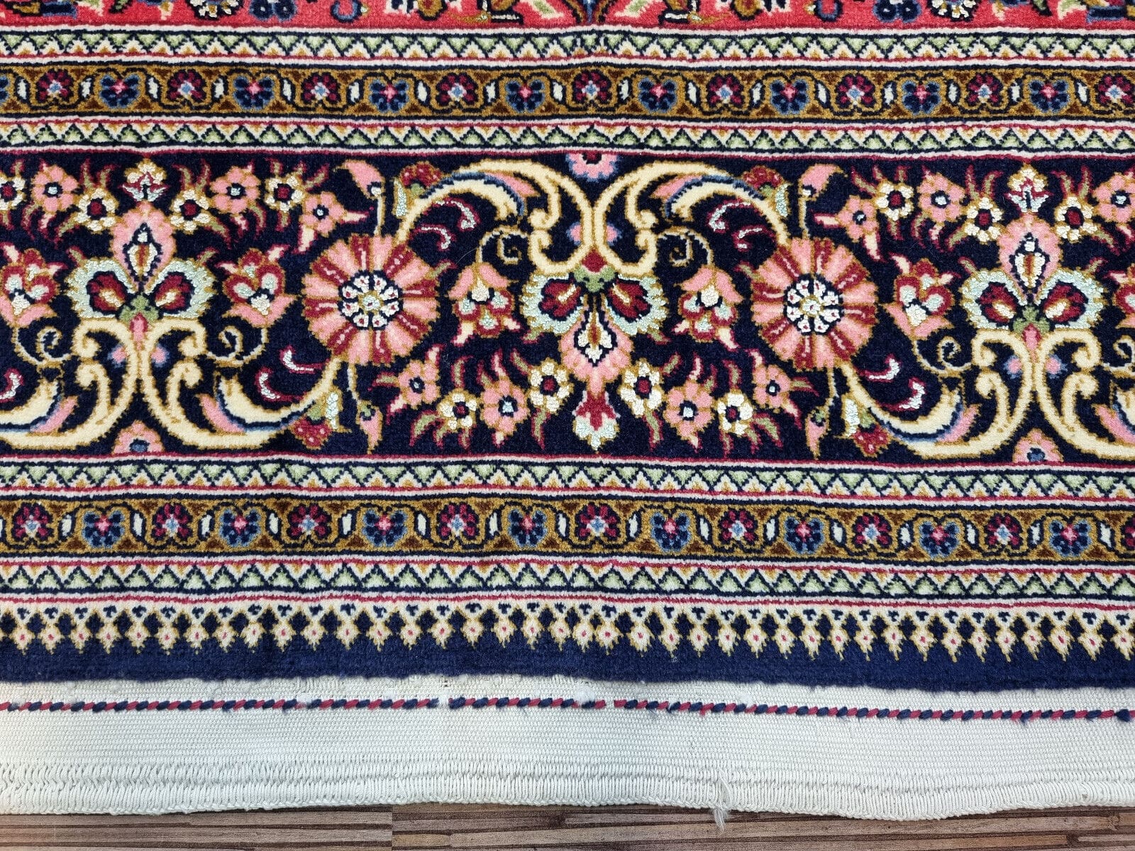 wunderschoner-original-alter-persischer-ghom-231x139-cm-handgeknupft-8 Qom Persian Rug 229 × 138 cm, Wool & Silk, hand-knotted