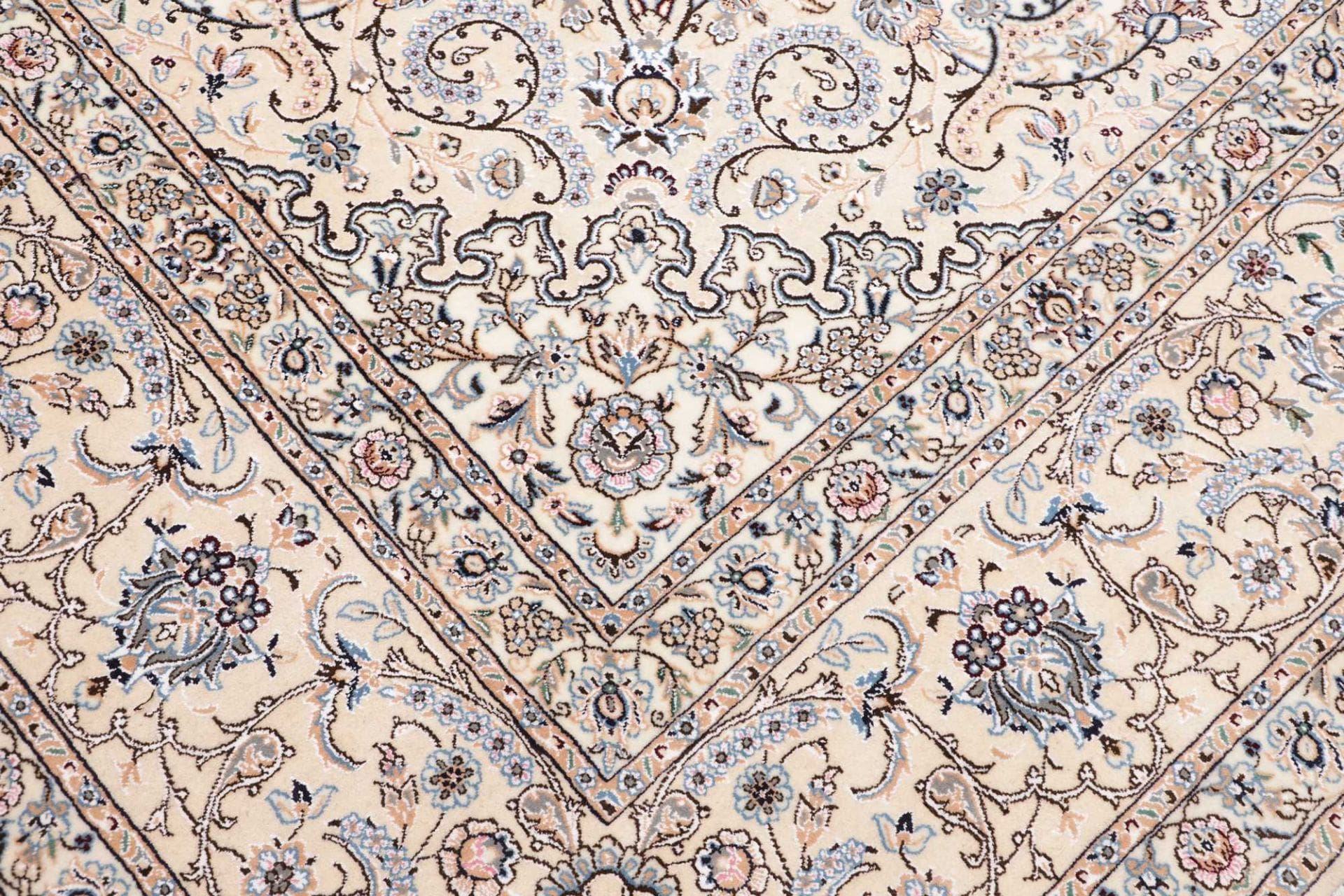 nain-teppich-306-x-423-cm-handgeknupft-florale-muster-perserteppich-5 Nain Persian Rug 306 × 423 cm, Wool, hand-knotted