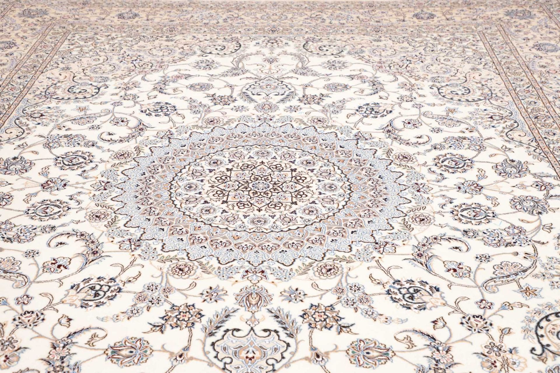 nain-teppich-306-x-423-cm-handgeknupft-florale-muster-perserteppich-7 Nain Persian Rug 306 × 423 cm, Wool, hand-knotted