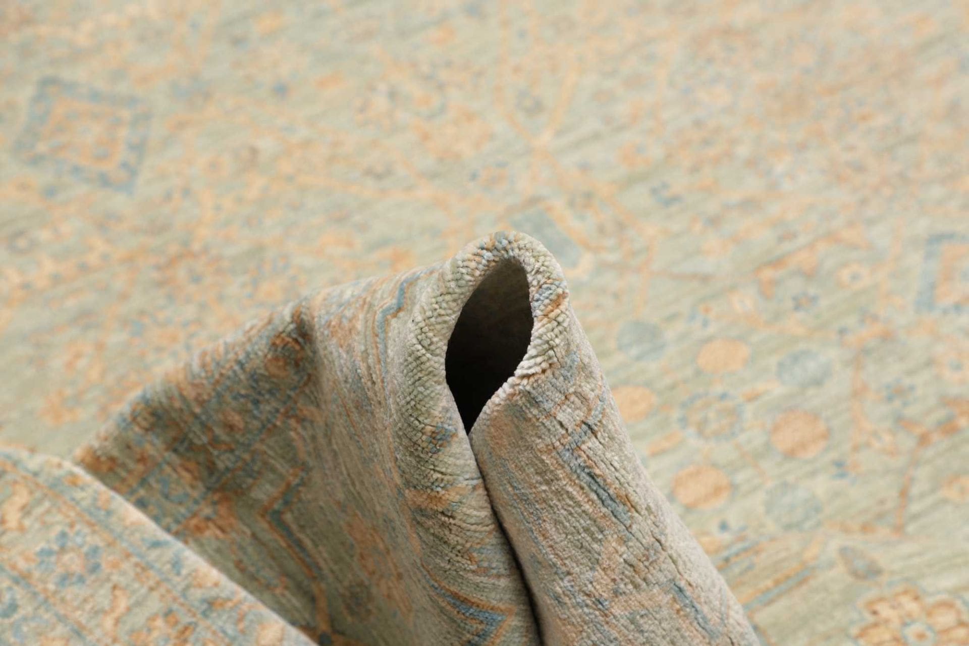 Ziegler Pakistani Rug — hand-knotted, 303 × 408 cm, Wool