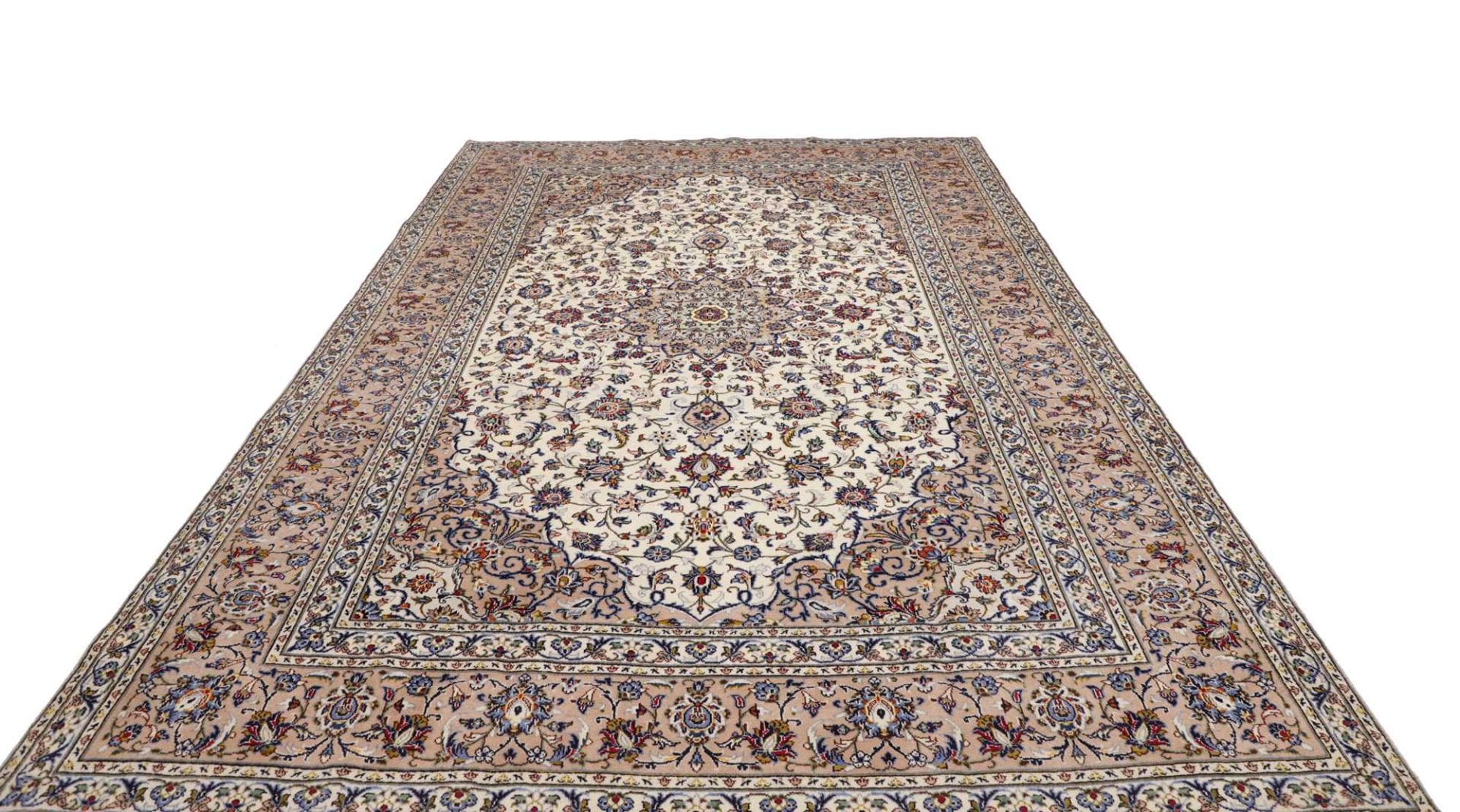 Kashan Persian Rug 246 × 363 cm, Wool, hand-knotted