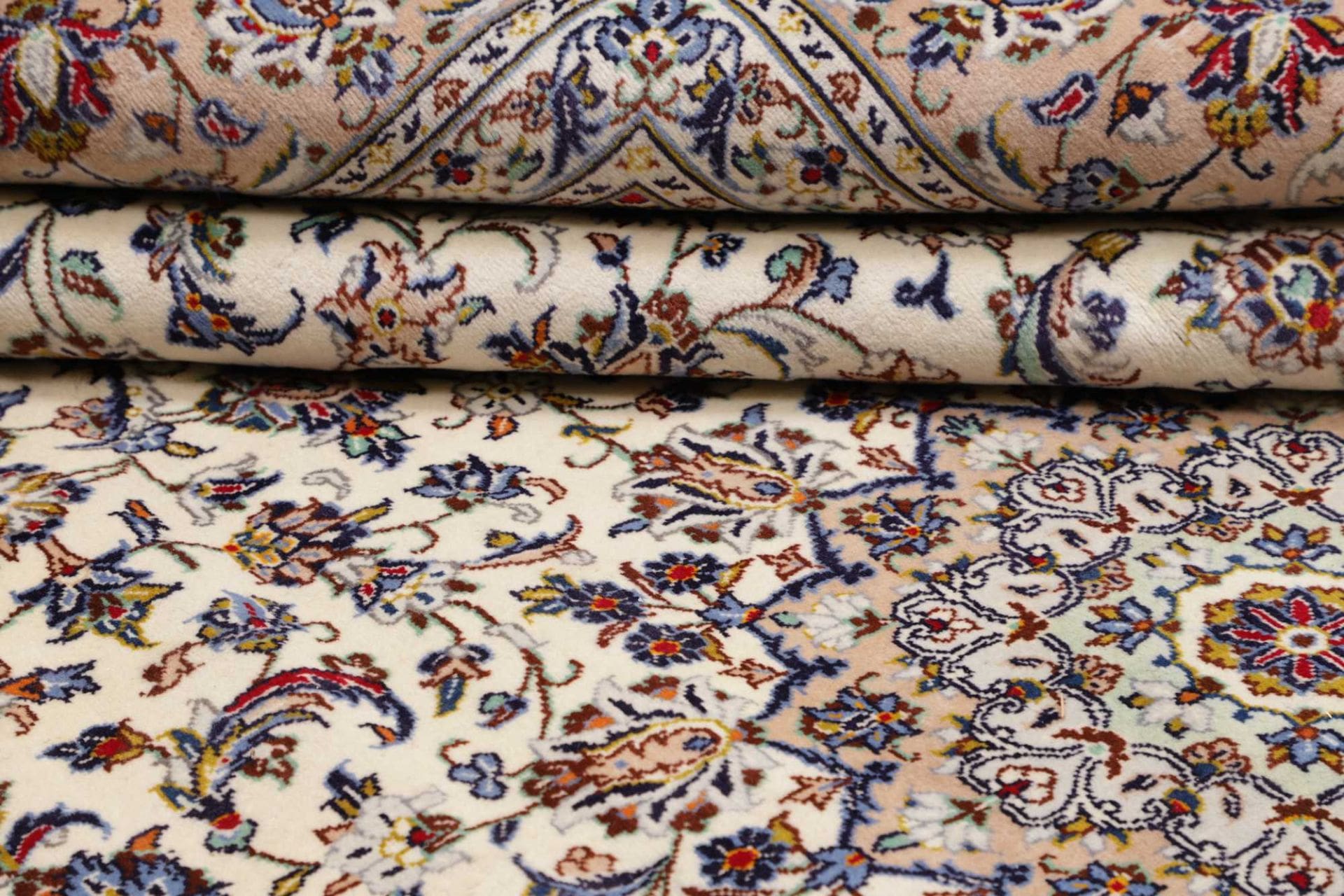Kashan Persian Rug 246 × 363 cm, Wool, hand-knotted
