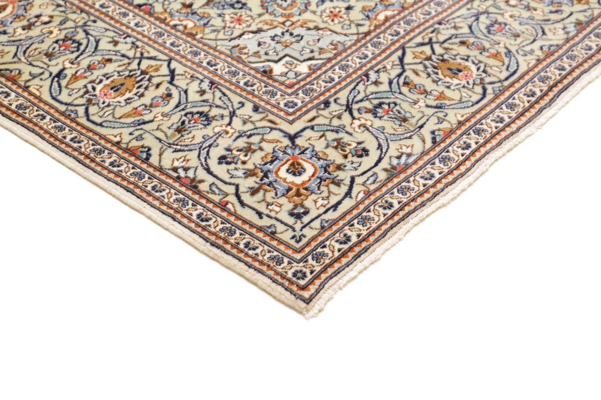 Hand-Knotted Wool Kashan Persian Rug, 195 × 285 cm