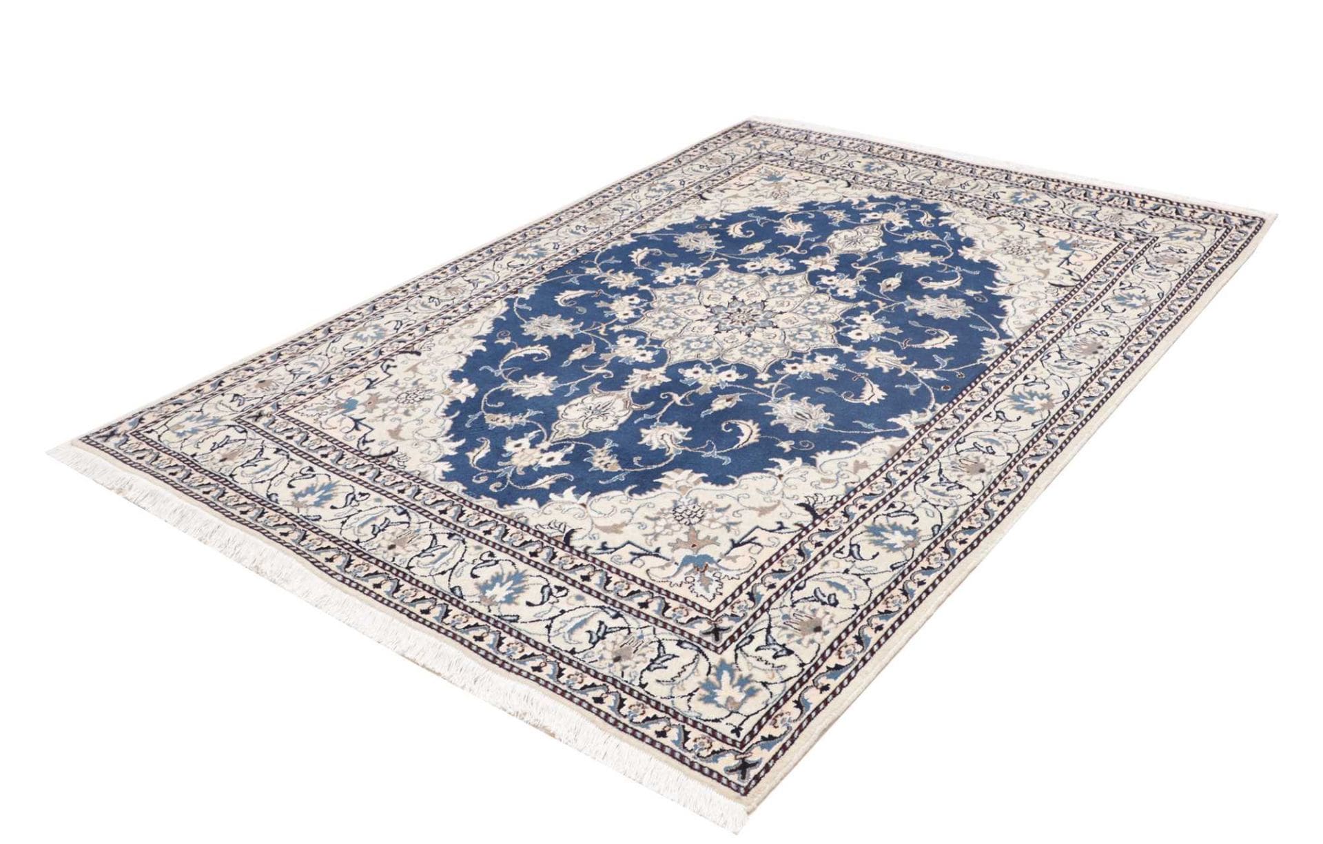Hand-Knotted Wool Nain Persian Rug, 168 × 233 cm