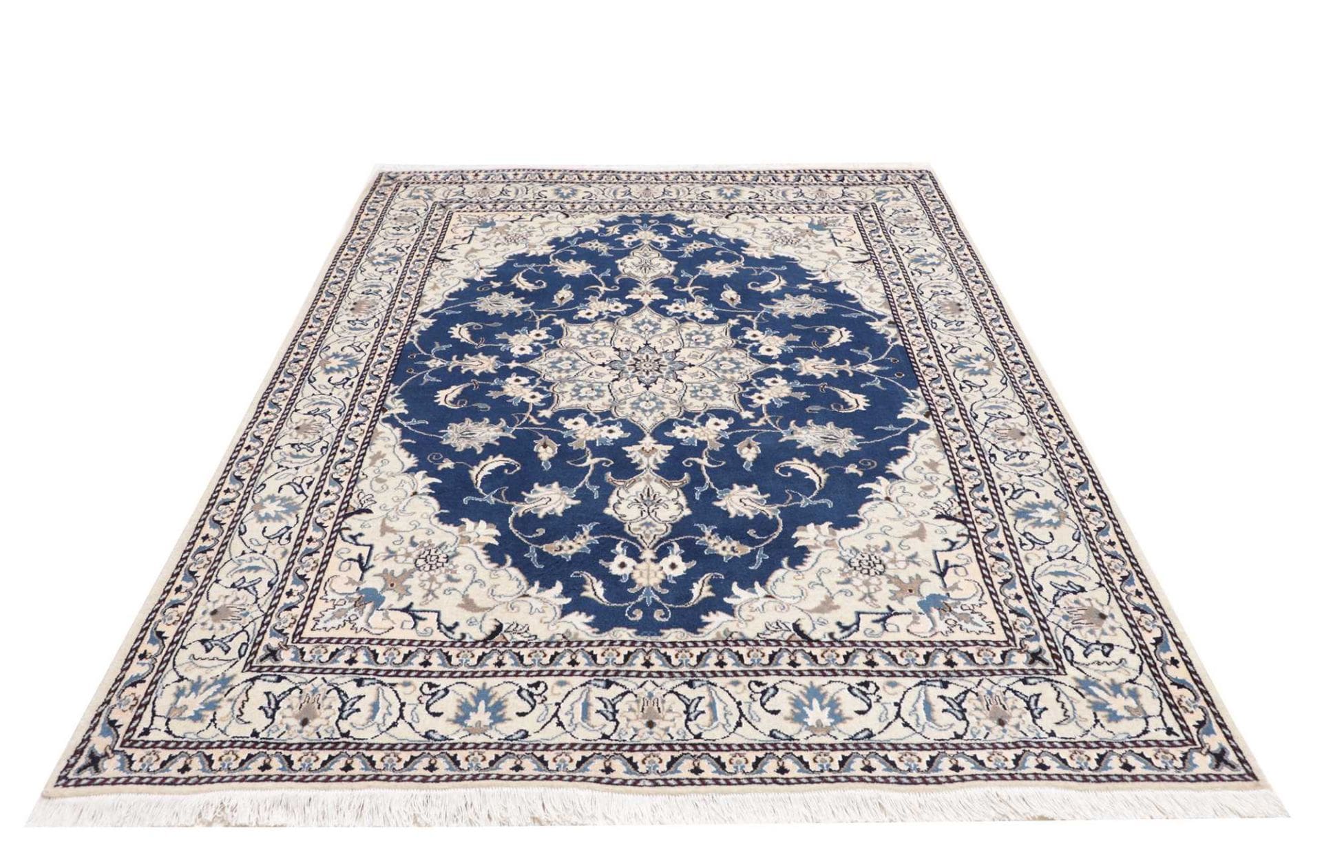 Hand-Knotted Wool Nain Persian Rug, 168 × 233 cm