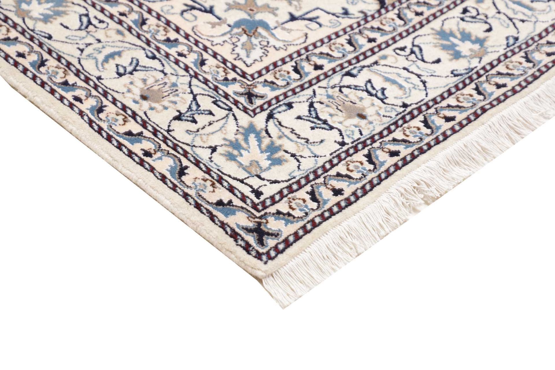 Hand-Knotted Wool Nain Persian Rug, 168 × 233 cm