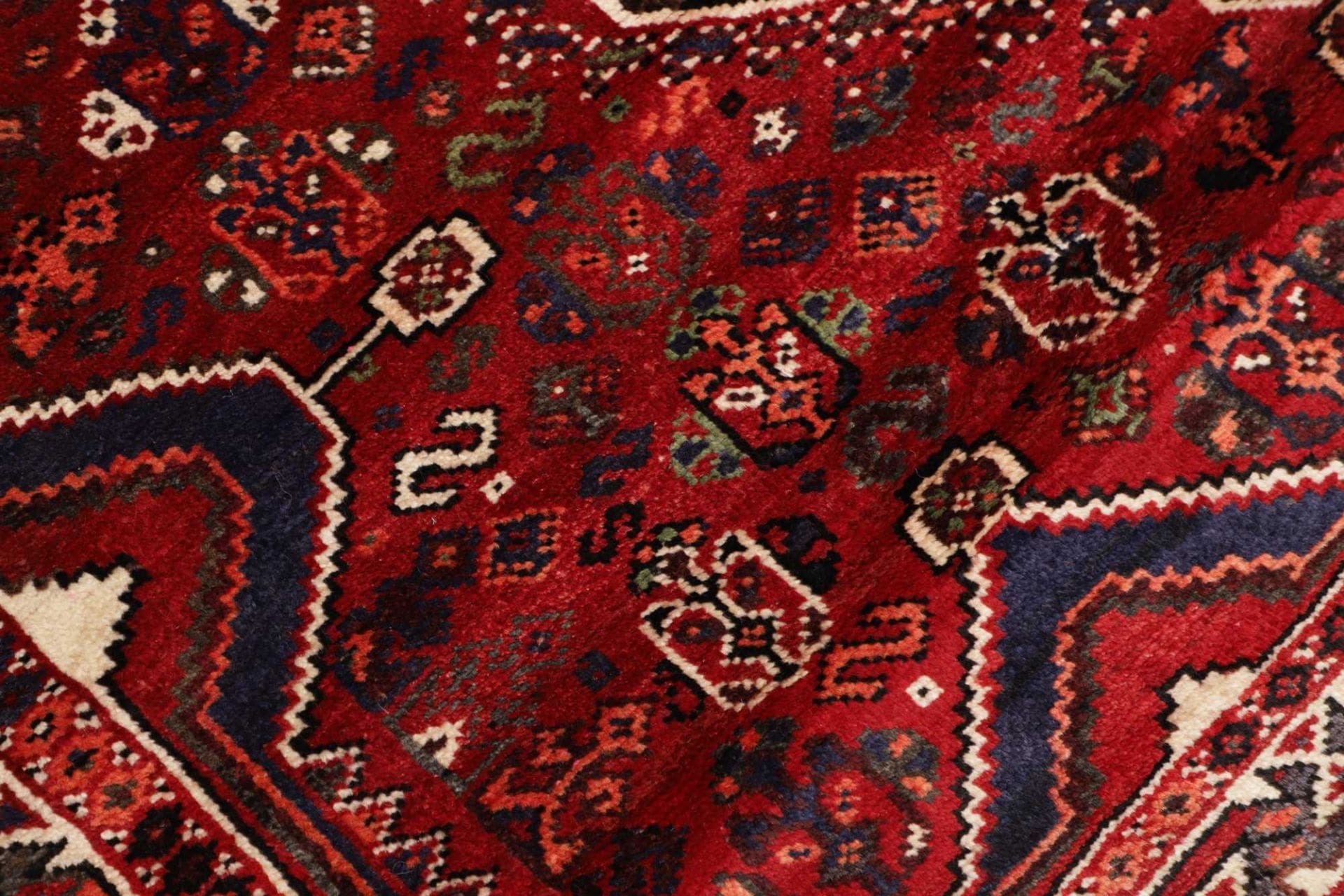 shiraz-orientteppich-173-x-245-cm-handgeknupft-aus-wolle-5 Hand-Knotted Wool Shiraz Persian Rug, 173 × 245 cm