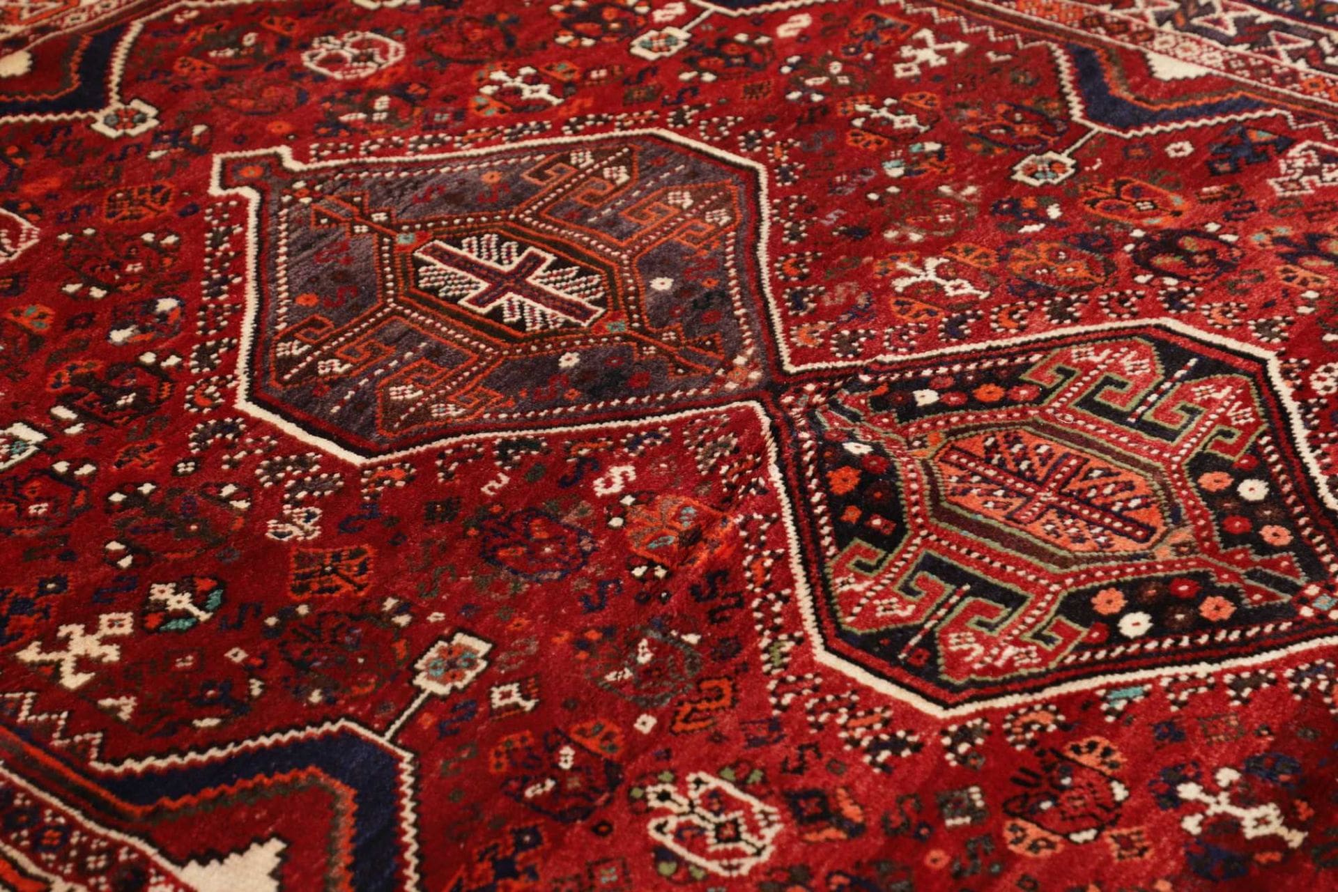 shiraz-orientteppich-173-x-245-cm-handgeknupft-aus-wolle-6 Hand-Knotted Wool Shiraz Persian Rug, 173 × 245 cm